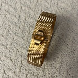 Vintage Gold ColorTextured Pattern HINGED CUFF oval Bracelet